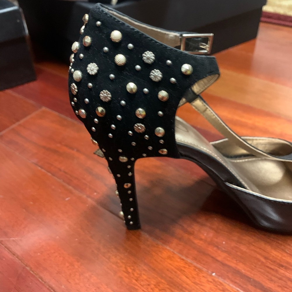 Heels - Picture 3 of 4